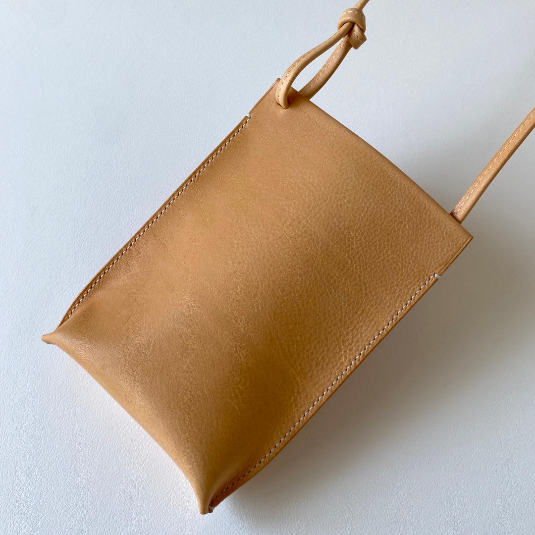 １点限定／１番シンプルな本革スマホポシェット（イタリアンレザー　キナリ） | 14枚目