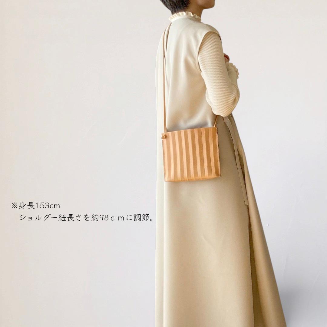 ジグザグの横長本革スマホポシェット（キナリ） | 10枚目