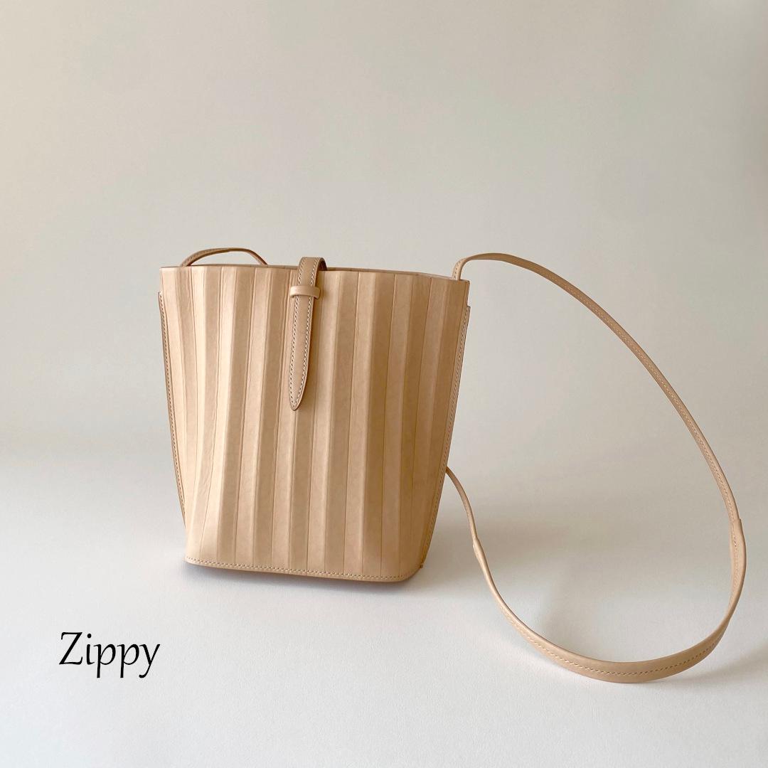 ジグザグのショルダーバッグ／Zippy ジッピー1枚目の画像