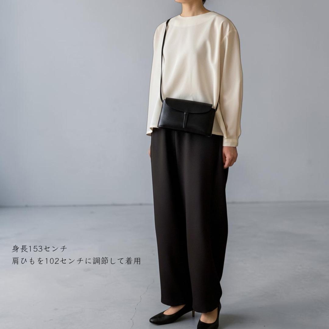 Ume／ スキマからも取り出せる、イタリアンレザーのベルト留めミニポシェット | 10枚目