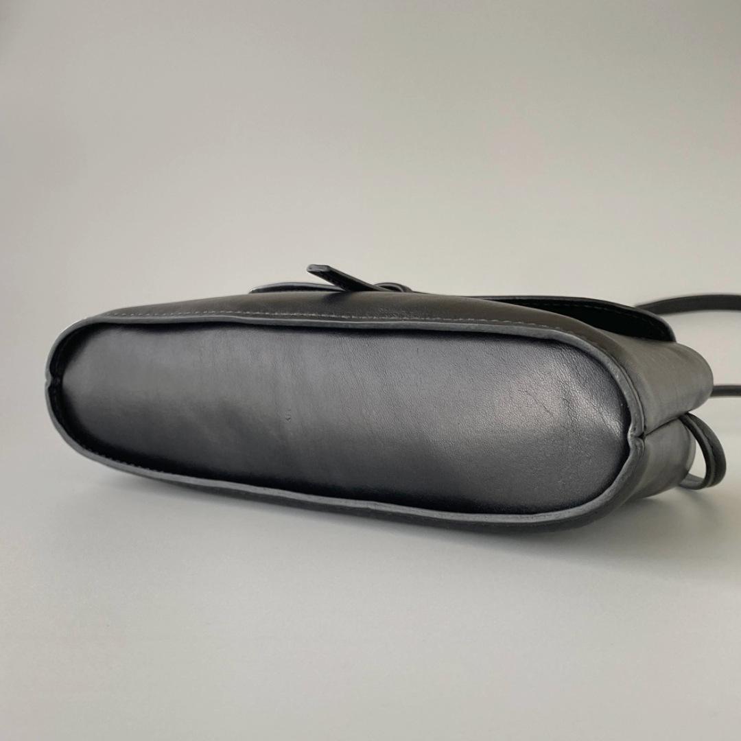 Ume／ スキマからも取り出せる、イタリアンレザーのベルト留めミニポシェット | 14枚目