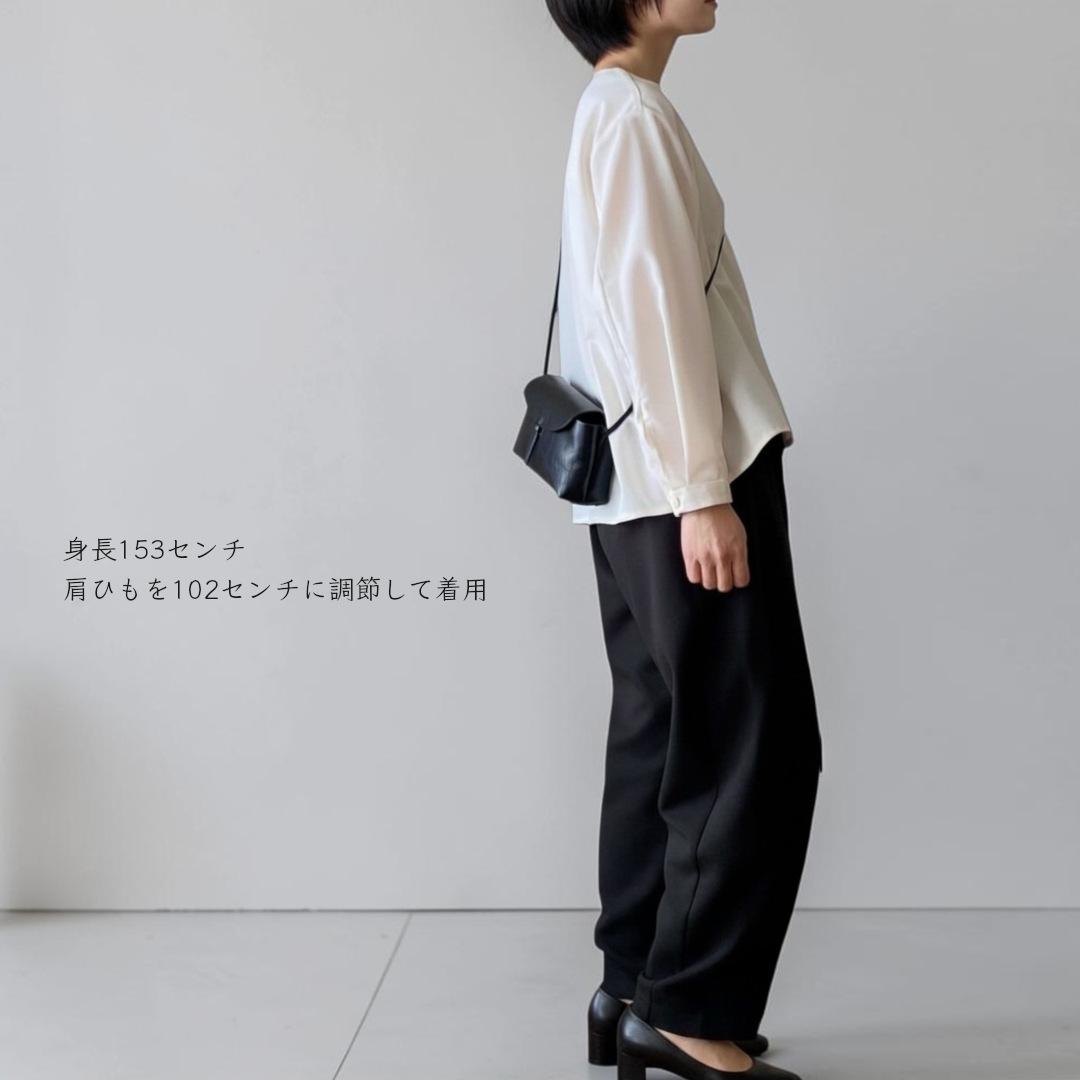 Yuzu／ スキマからも取り出せる、イタリアンレザーのベルト留めミニポシェット | 10枚目