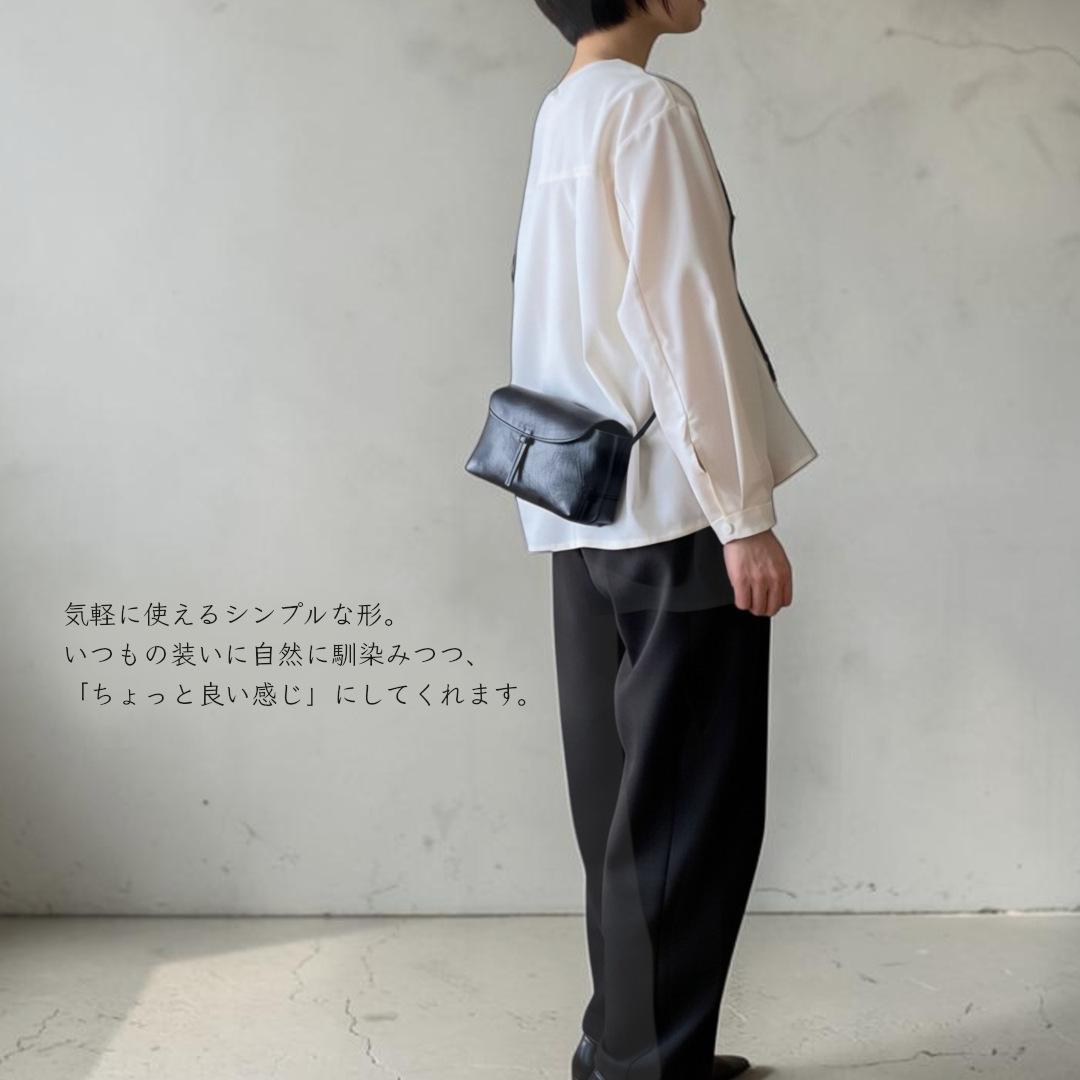 Yuzu／ スキマからも取り出せる、イタリアンレザーのベルト留めミニポシェット | 3枚目