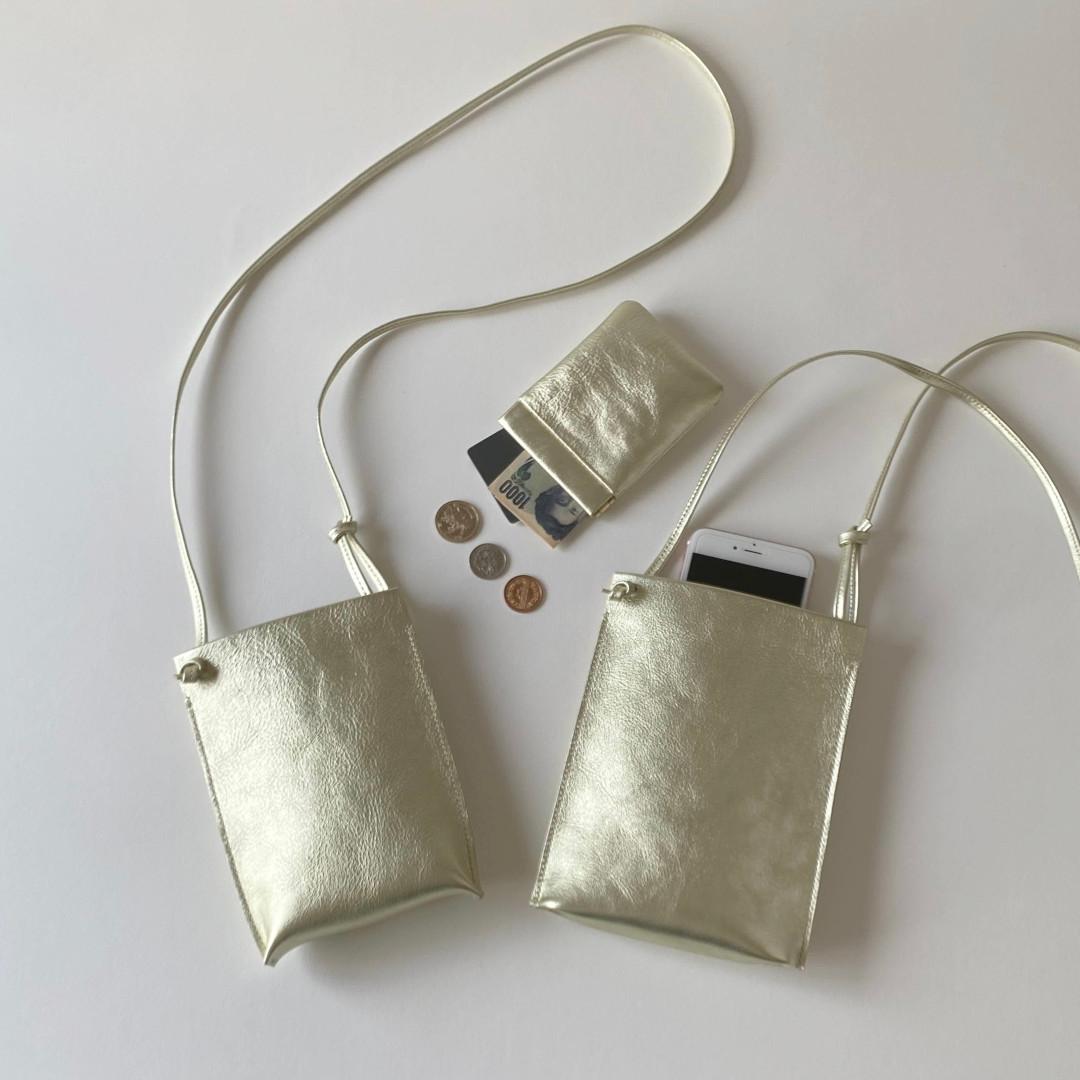 最後１セット／１番シンプルな本革スマホポシェット（大きめBタイプ）とミニ財布になる本革ばね口ポーチ ／シャンパンゴールド1枚目の画像